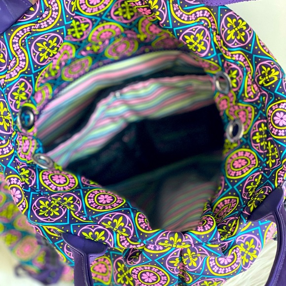 Large Capacity Yoga/Gym Tote (yoga mat is not included - demonstration only) - Picture 3 of 5